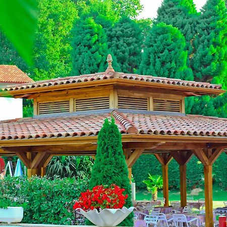 Hotel Restaurant Txistulari Itxassou Buitenkant foto