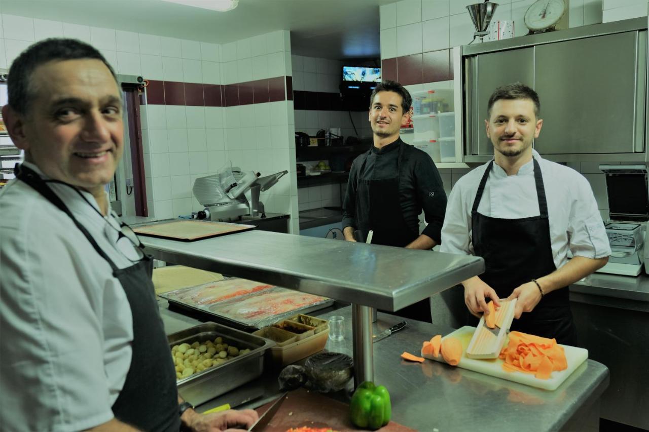 Hotel Restaurant Txistulari Itxassou Buitenkant foto
