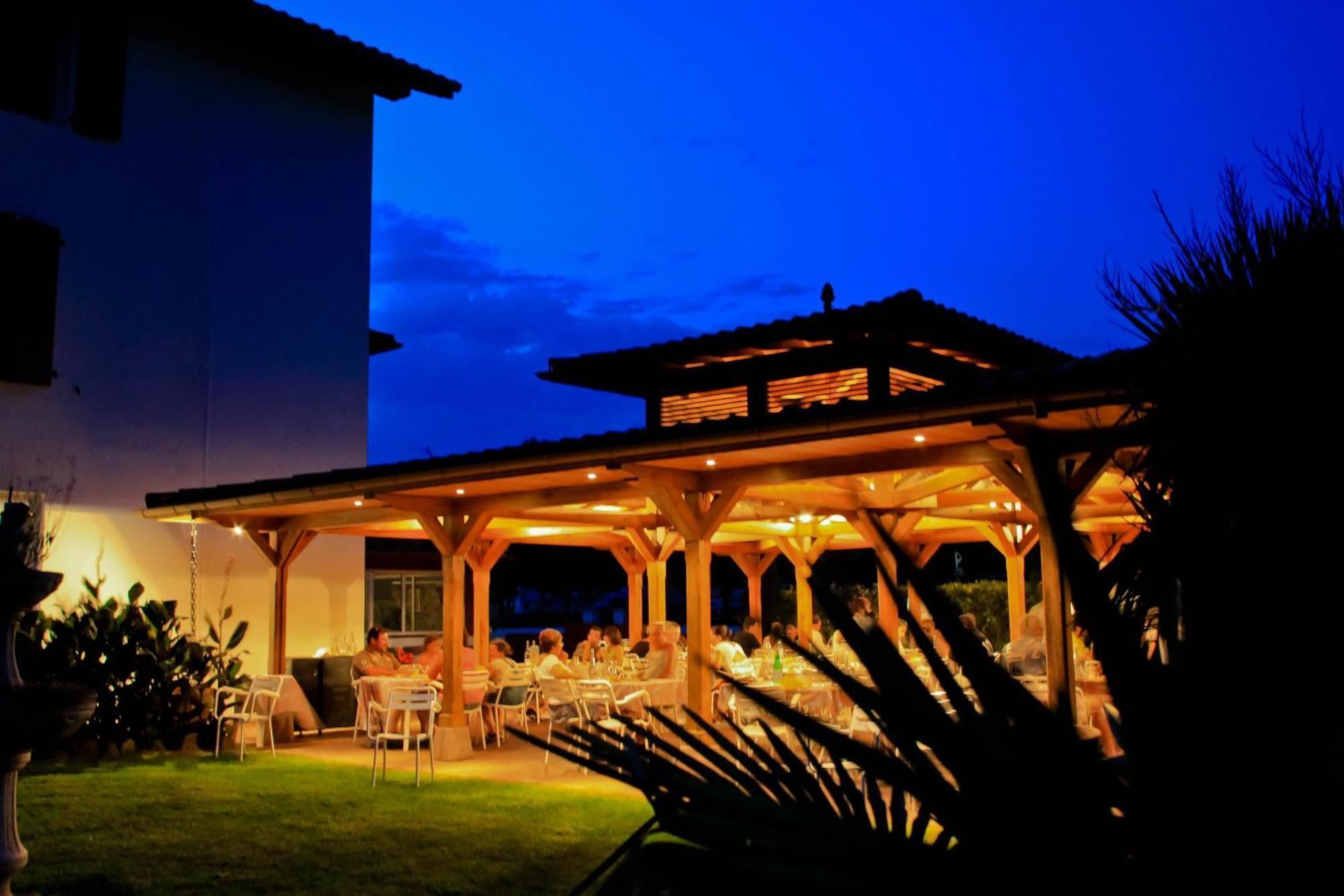 Hotel Restaurant Txistulari Itxassou Buitenkant foto
