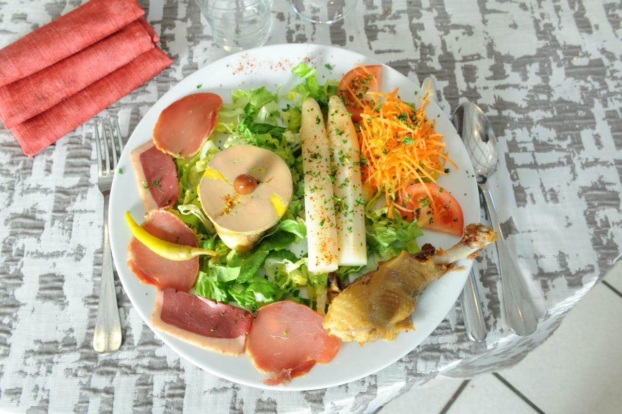 Hotel Restaurant Txistulari Itxassou Buitenkant foto